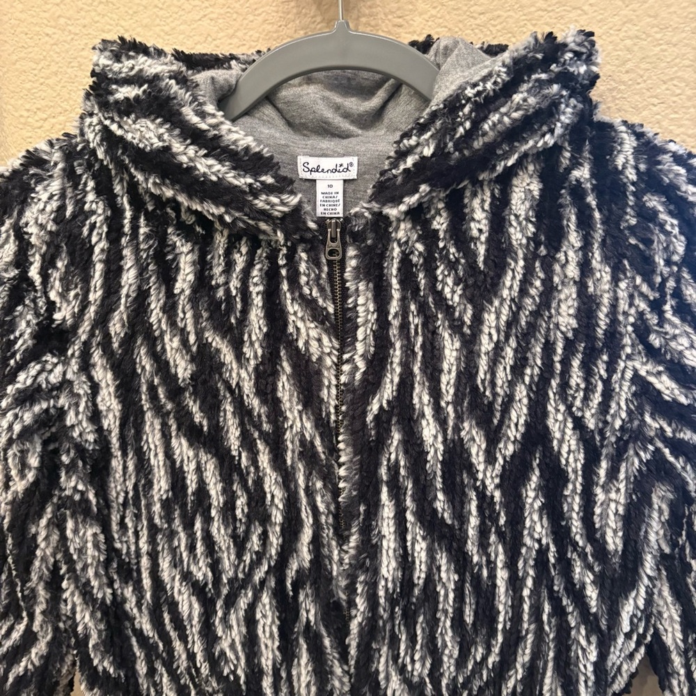 SPLENDID Girls Kids Black & White Zebra Sherpa Fuzzy Zip Hoodie Jacket Size 10 - Picture 2 of 8